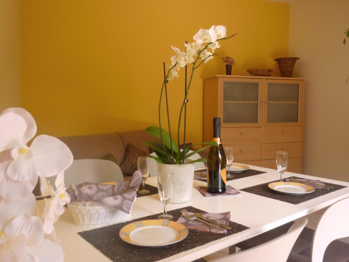 Ferienwohnung Gallo Mit Ueberdachter Terrasse Parkplatz 100 Mtr Z Strand Cannobio Luaran gambar
